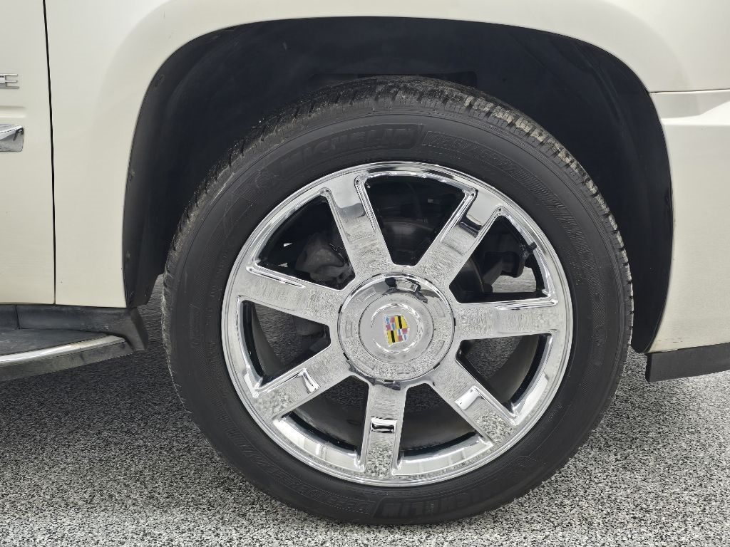 Cadillac Escalade 2WD Luxury 2013