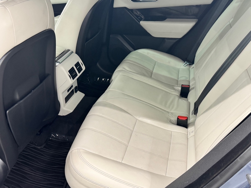 Land Rover Range Rover Velar R-Dynamic S 2021