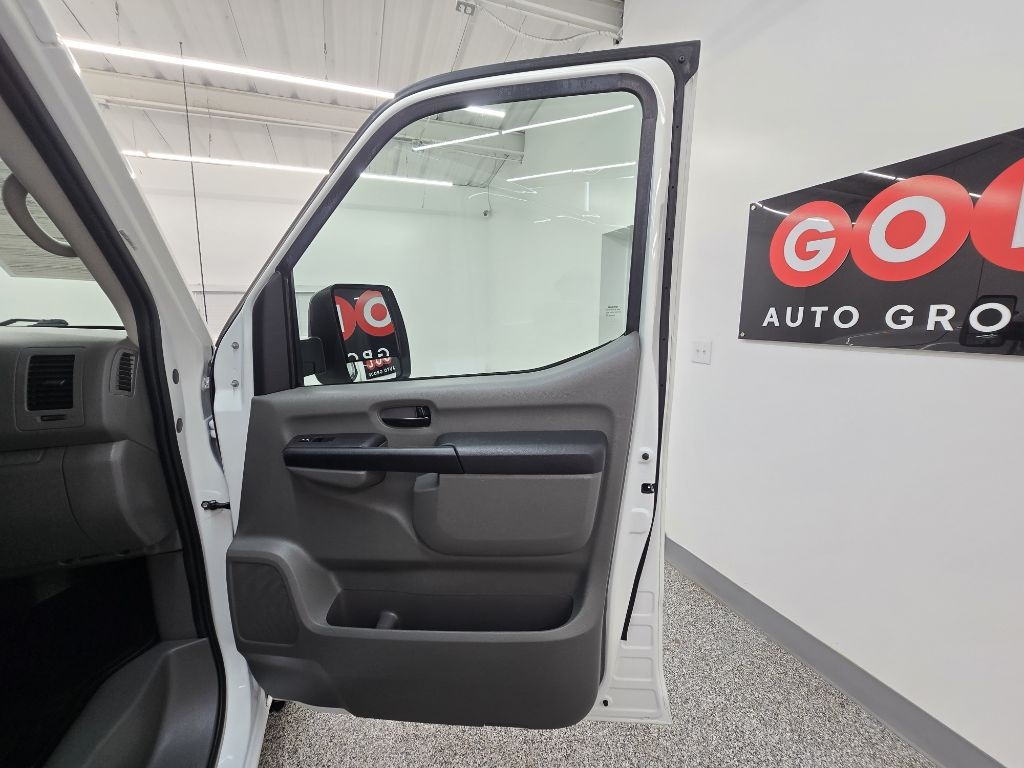 Nissan NV Cargo 2500 HD S V6 2019