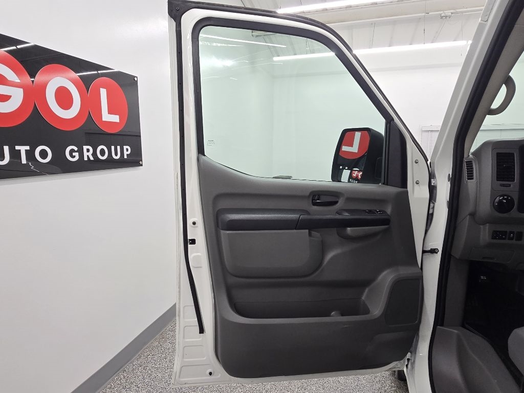 Nissan NV Cargo 2500 HD S V6 2019