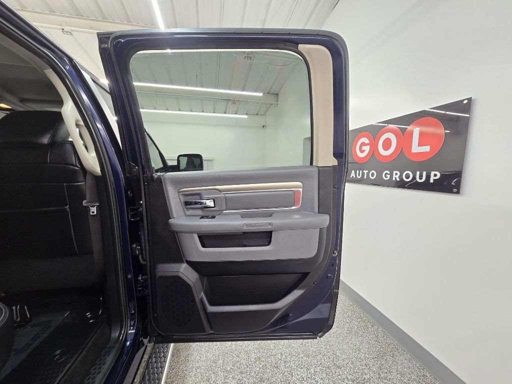 RAM 1500 SLT Crew Cab SWB 2WD 2017