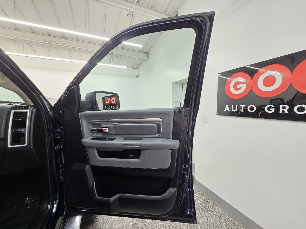 RAM 1500 SLT Crew Cab SWB 2WD 2017