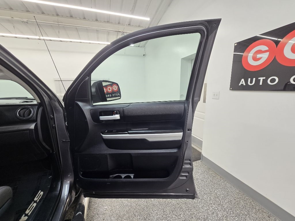 Toyota Tundra SR5 4.6L V8 Double Cab 2WD 2014