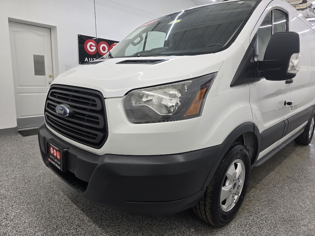 Ford Transit 250 Van Low Roof w/Sliding Pass. 130-in. WB 2017