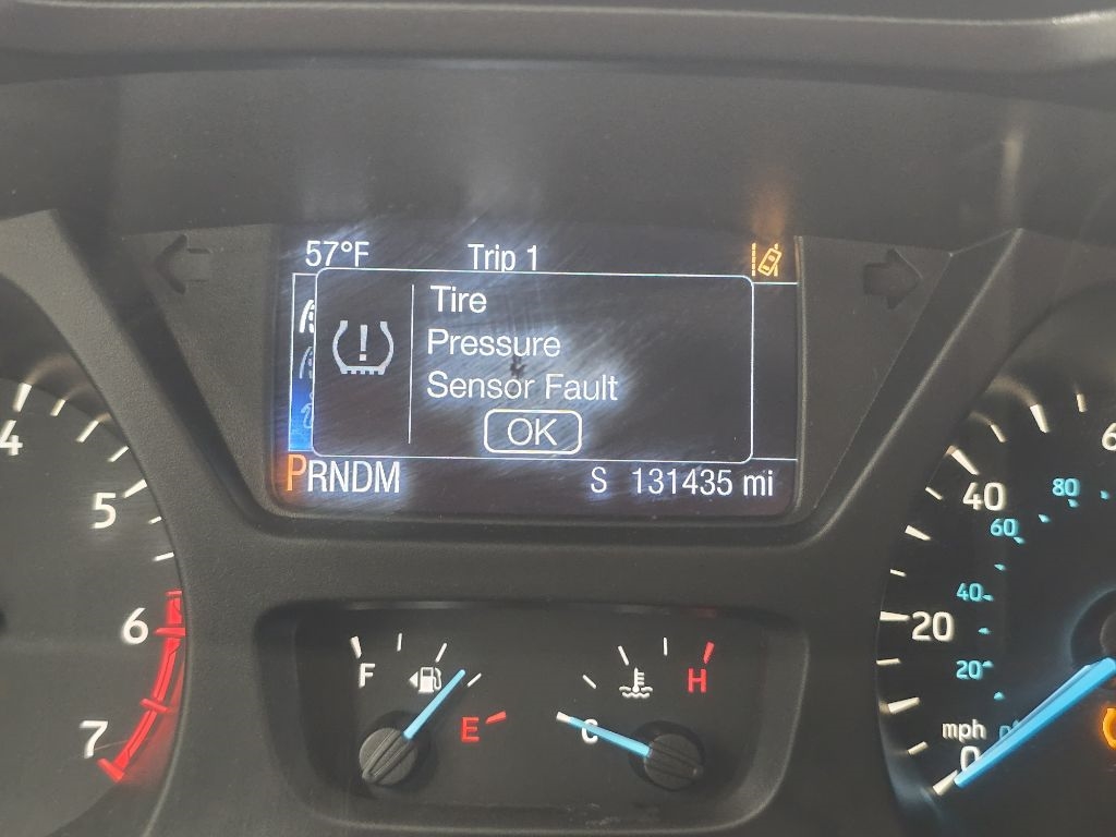 Ford Transit 250 Van Low Roof w/Sliding Pass. 130-in. WB 2017