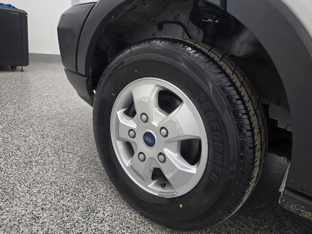 Ford Transit 250 Van Low Roof w/Sliding Pass. 130-in. WB 2017