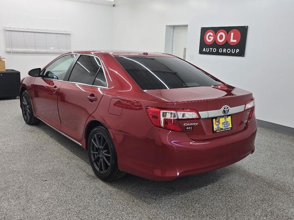 Toyota Camry Hybrid XLE 2013