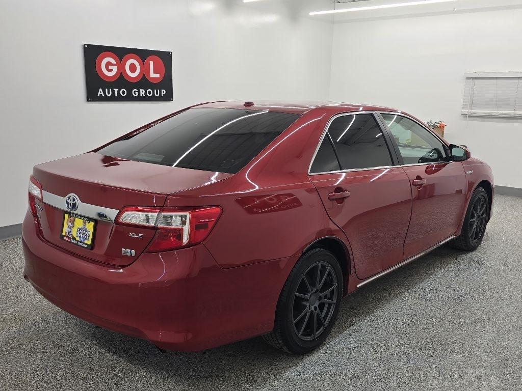 Toyota Camry Hybrid XLE 2013