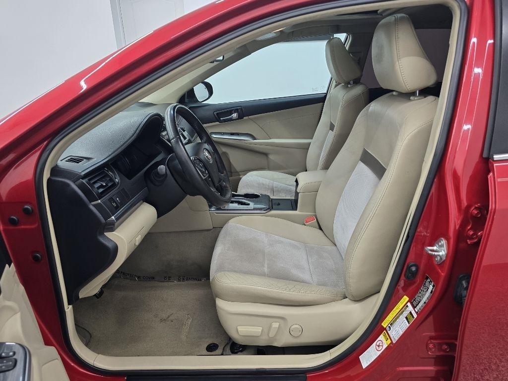 Toyota Camry Hybrid XLE 2013