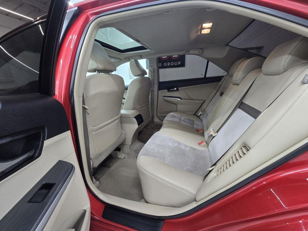 Toyota Camry Hybrid XLE 2013