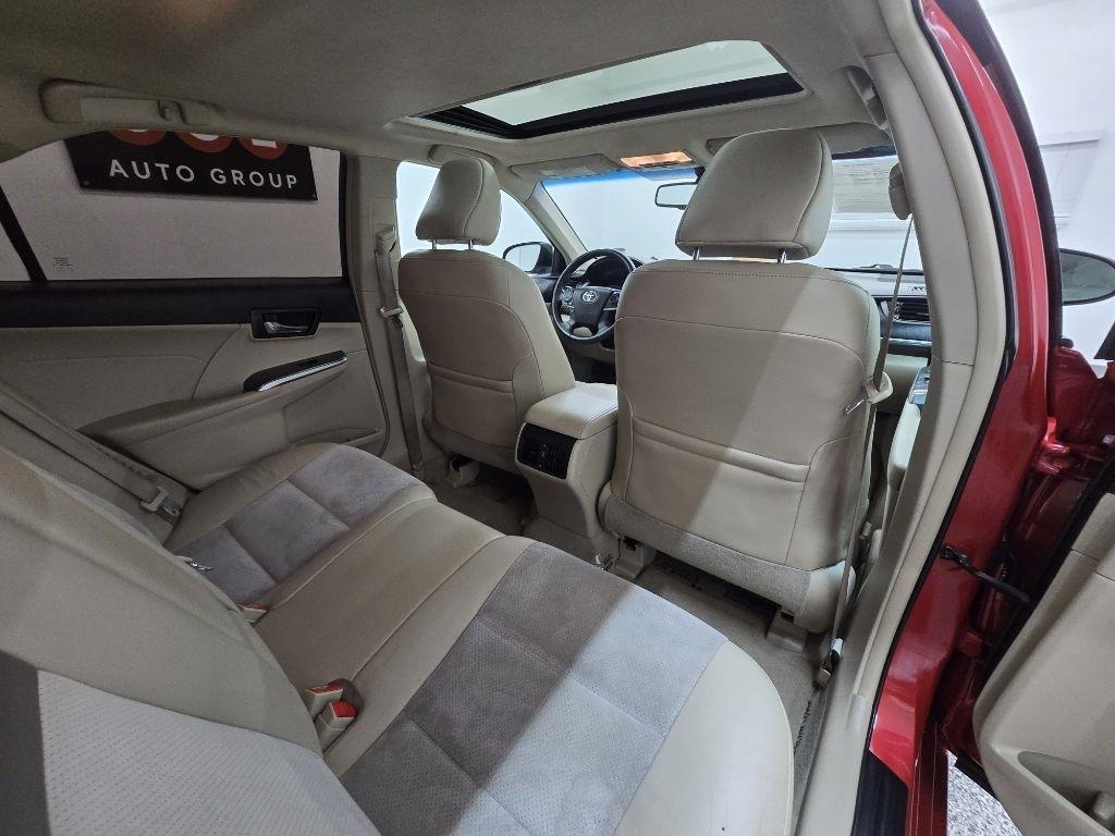 Toyota Camry Hybrid XLE 2013