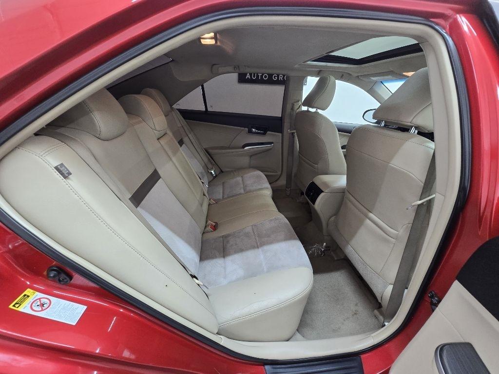 Toyota Camry Hybrid XLE 2013