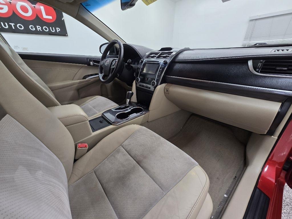 Toyota Camry Hybrid XLE 2013