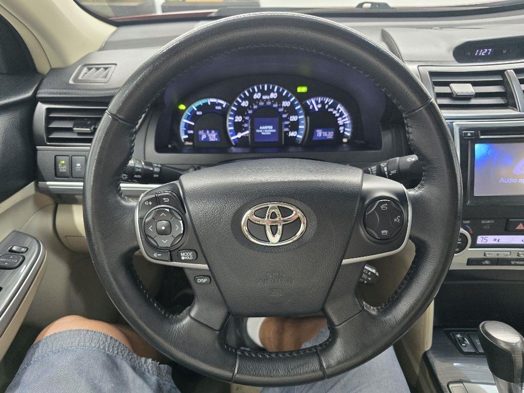 Toyota Camry Hybrid XLE 2013
