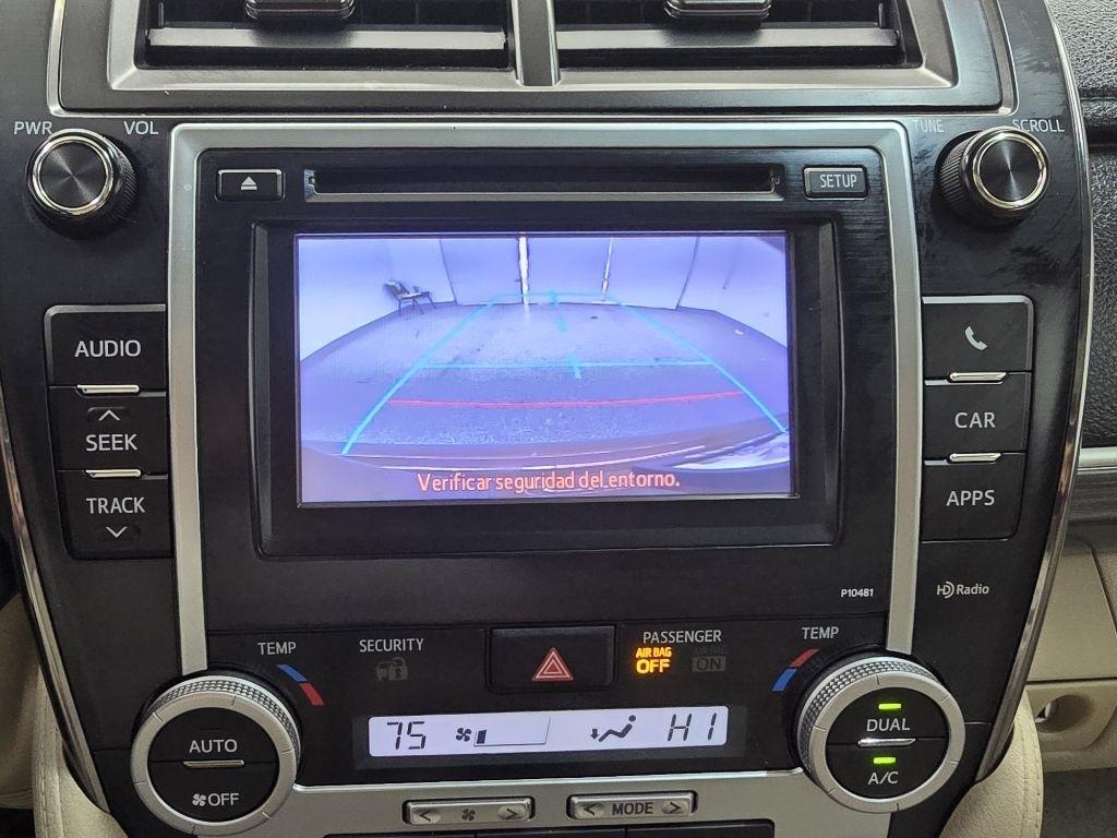 Toyota Camry Hybrid XLE 2013