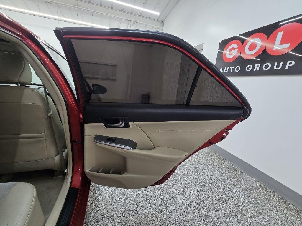 Toyota Camry Hybrid XLE 2013