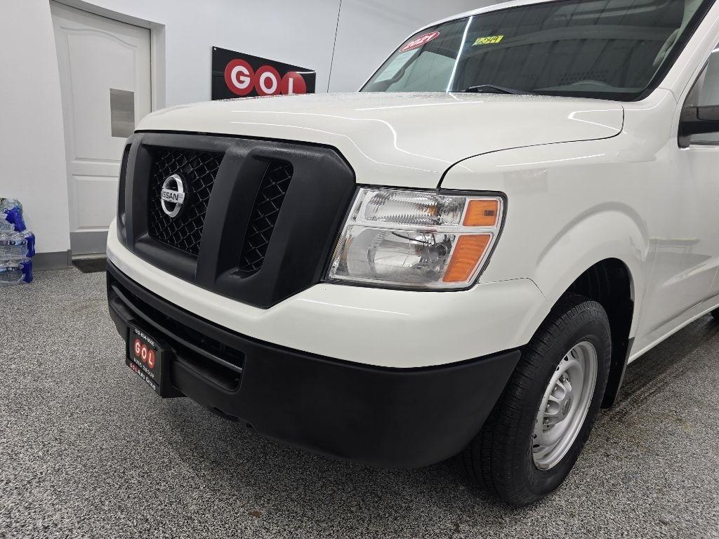 Nissan NV Cargo 2500 HD S V6 2021