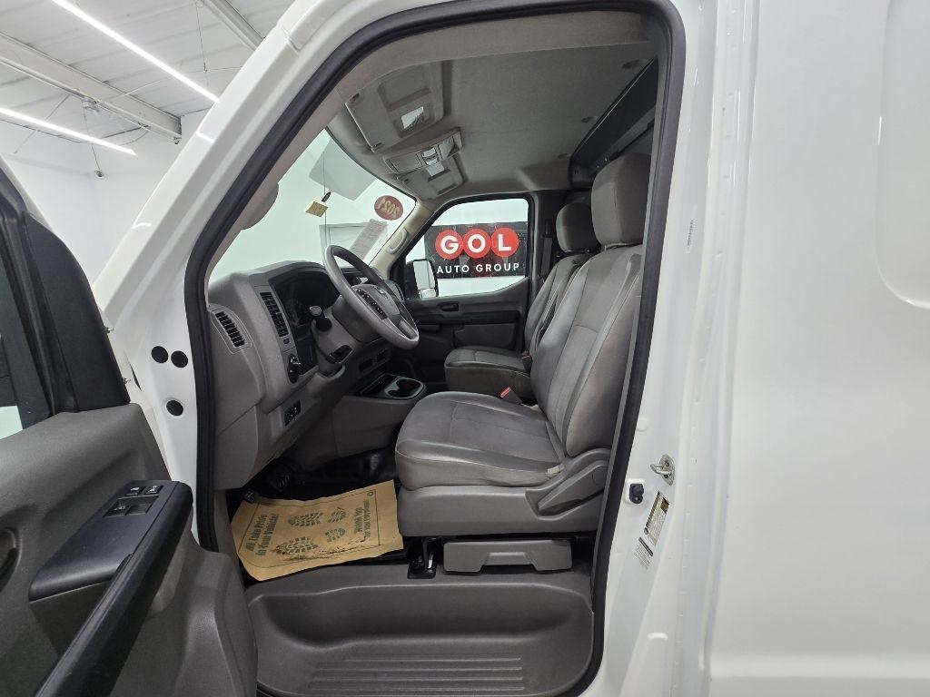 Nissan NV Cargo 2500 HD S V6 2021