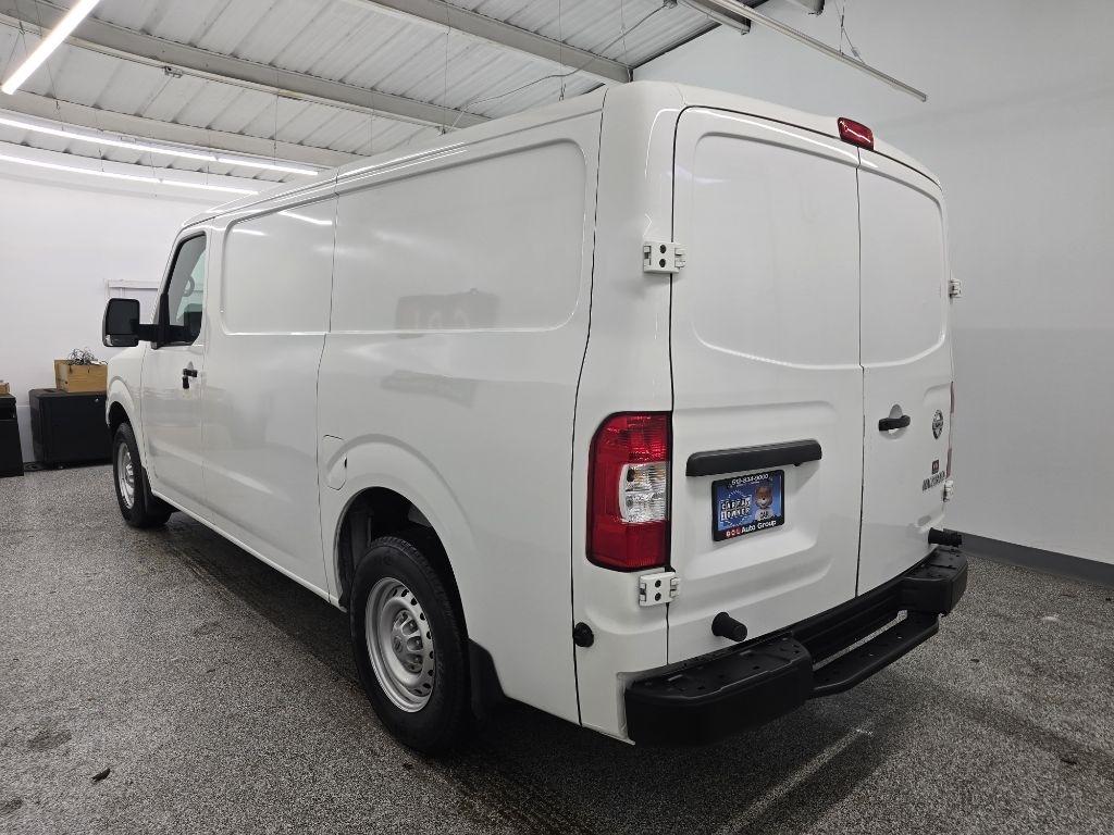 Nissan NV Cargo 2500 HD S V6 2021
