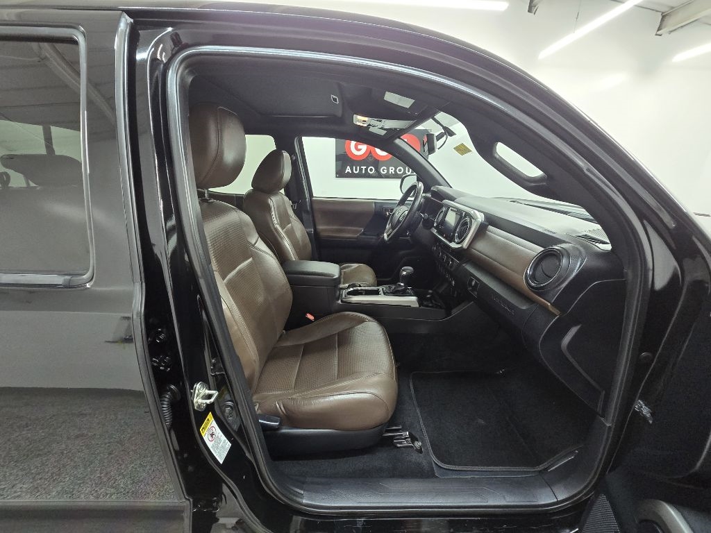 Toyota Tacoma Limited Double Cab V6 6AT 2WD 2016