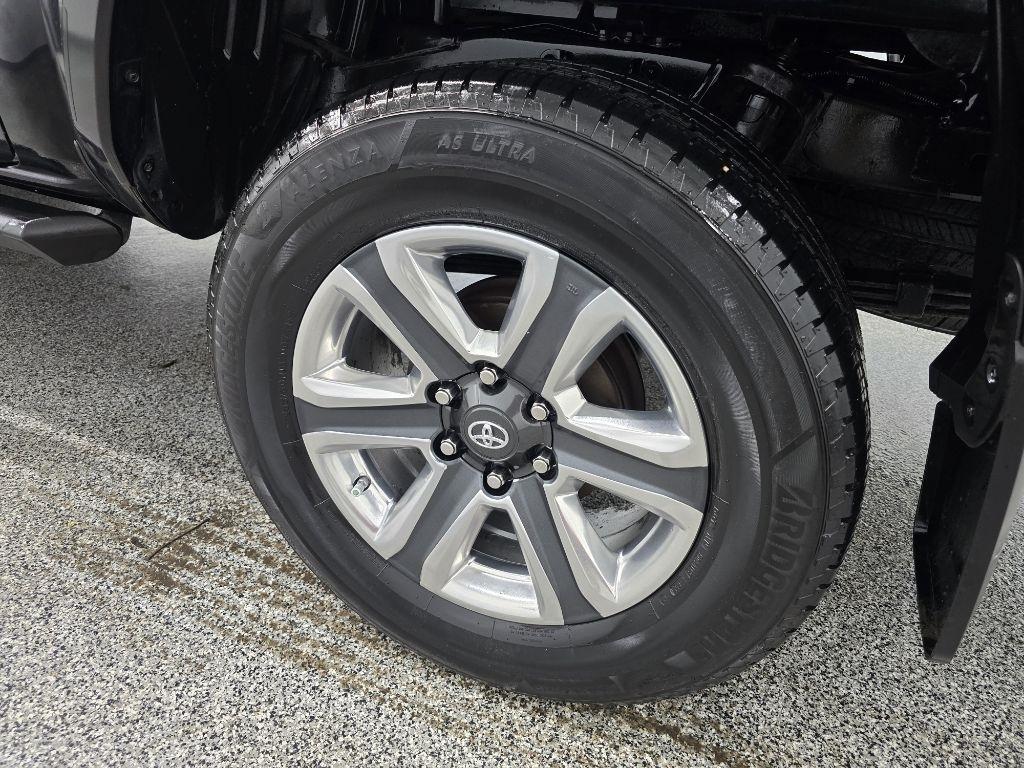 Toyota Tacoma Limited Double Cab V6 6AT 2WD 2016