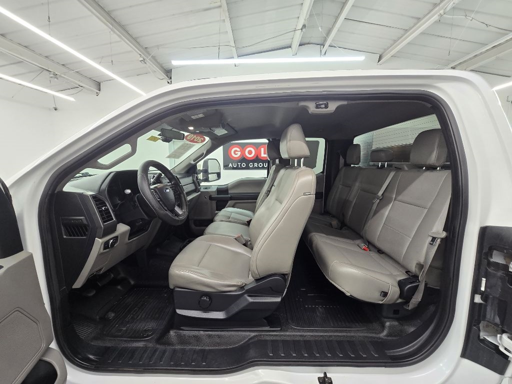 Ford F-350 SD XL SuperCab 2WD 2019