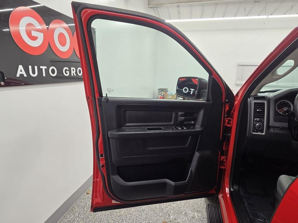 RAM 1500 Tradesman Quad Cab 2WD 2014