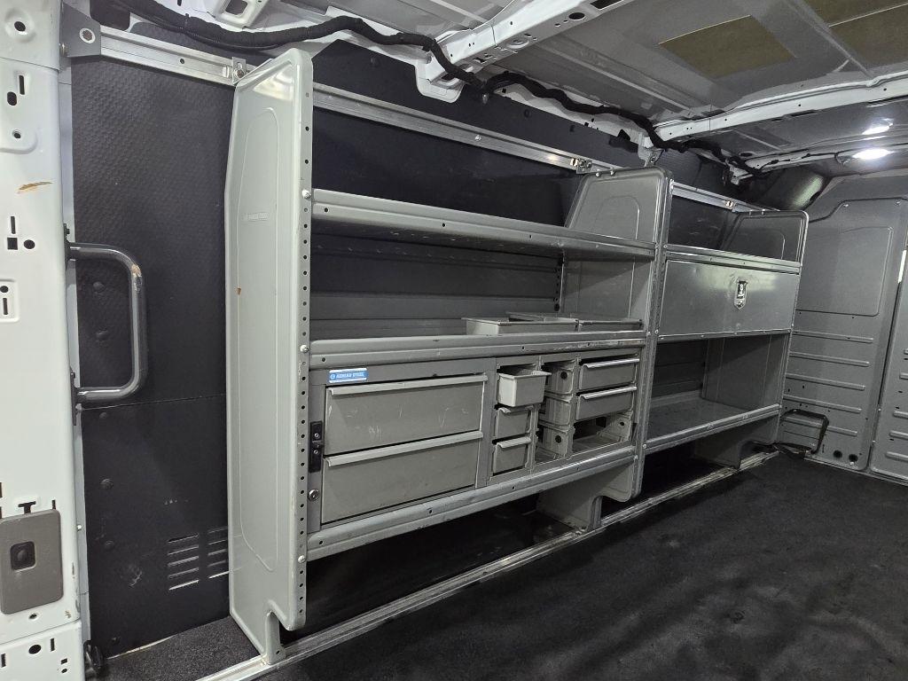 Ford Transit 250 Van Low Roof w/Sliding Pass. 130-in. WB 2020