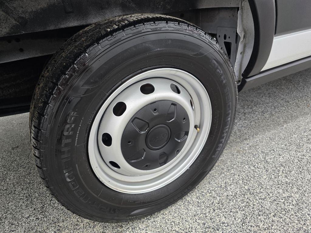 Ford Transit 250 Van Low Roof w/Sliding Pass. 130-in. WB 2020