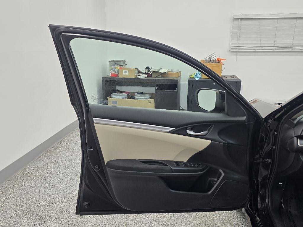 Honda Civic LX Sedan CVT 2017