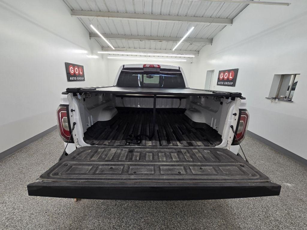 GMC Sierra 1500 SLT Crew Cab 2WD 2017