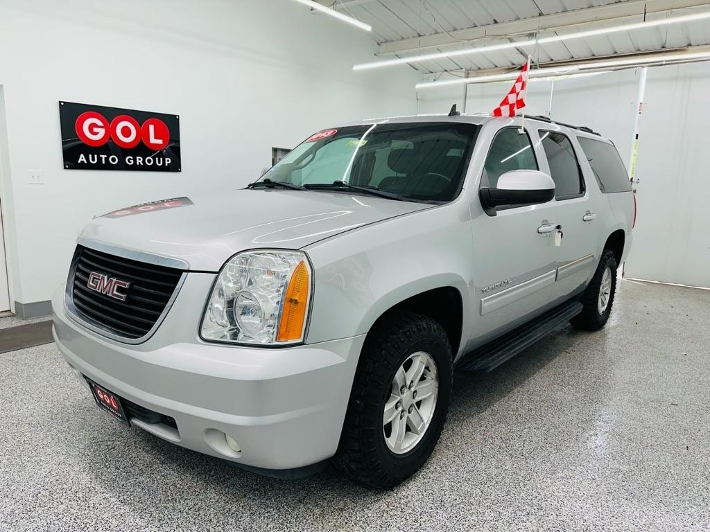 GMC Yukon XL SLE-1 1/2 Ton 4WD 2013