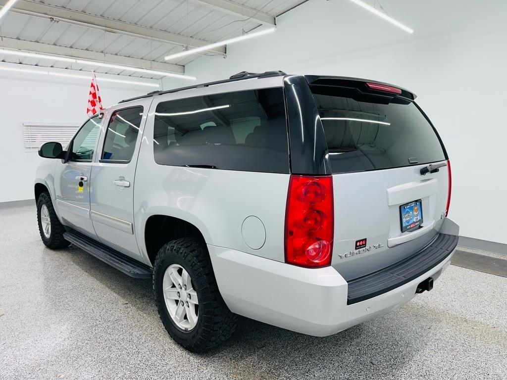 GMC Yukon XL SLE-1 1/2 Ton 4WD 2013