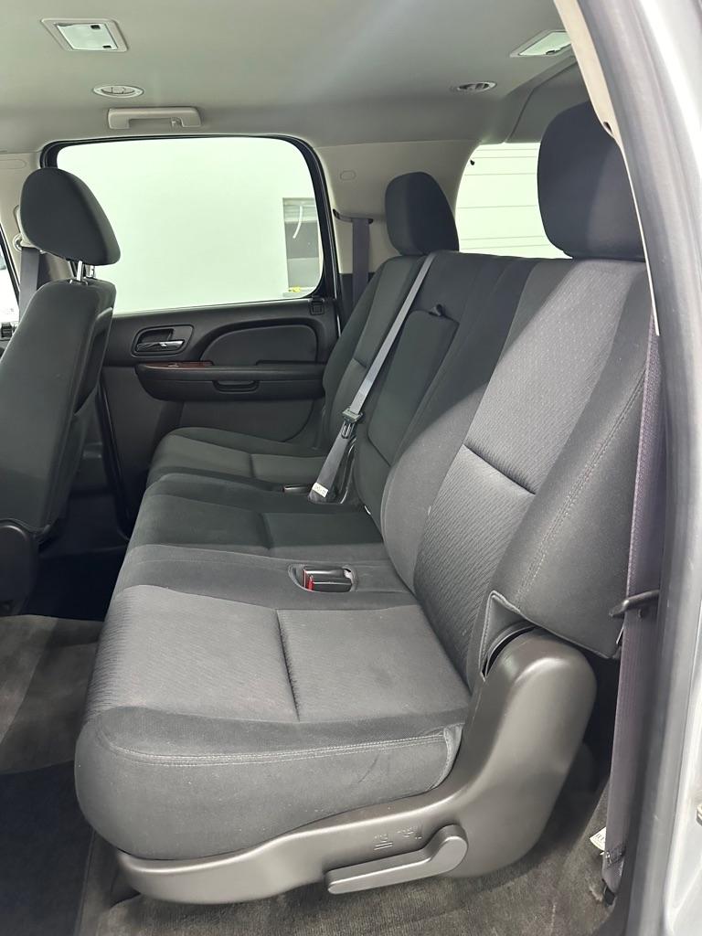 GMC Yukon XL SLE-1 1/2 Ton 4WD 2013