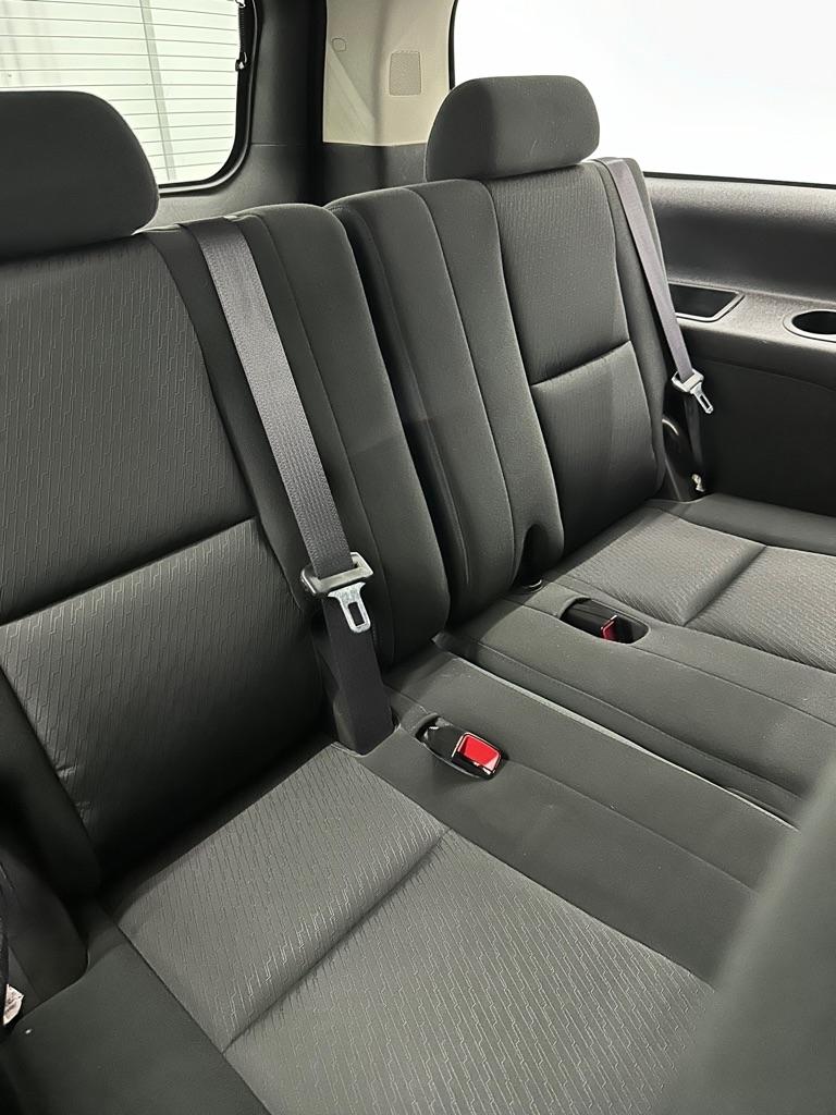 GMC Yukon XL SLE-1 1/2 Ton 4WD 2013