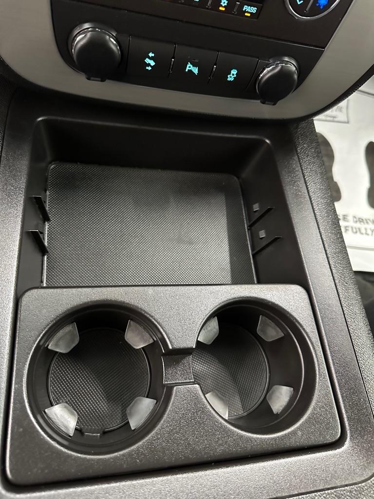 GMC Yukon XL SLE-1 1/2 Ton 4WD 2013