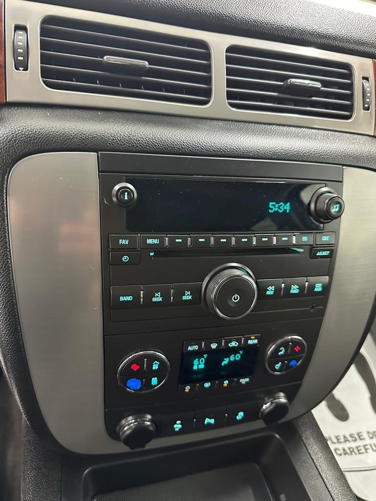 GMC Yukon XL SLE-1 1/2 Ton 4WD 2013