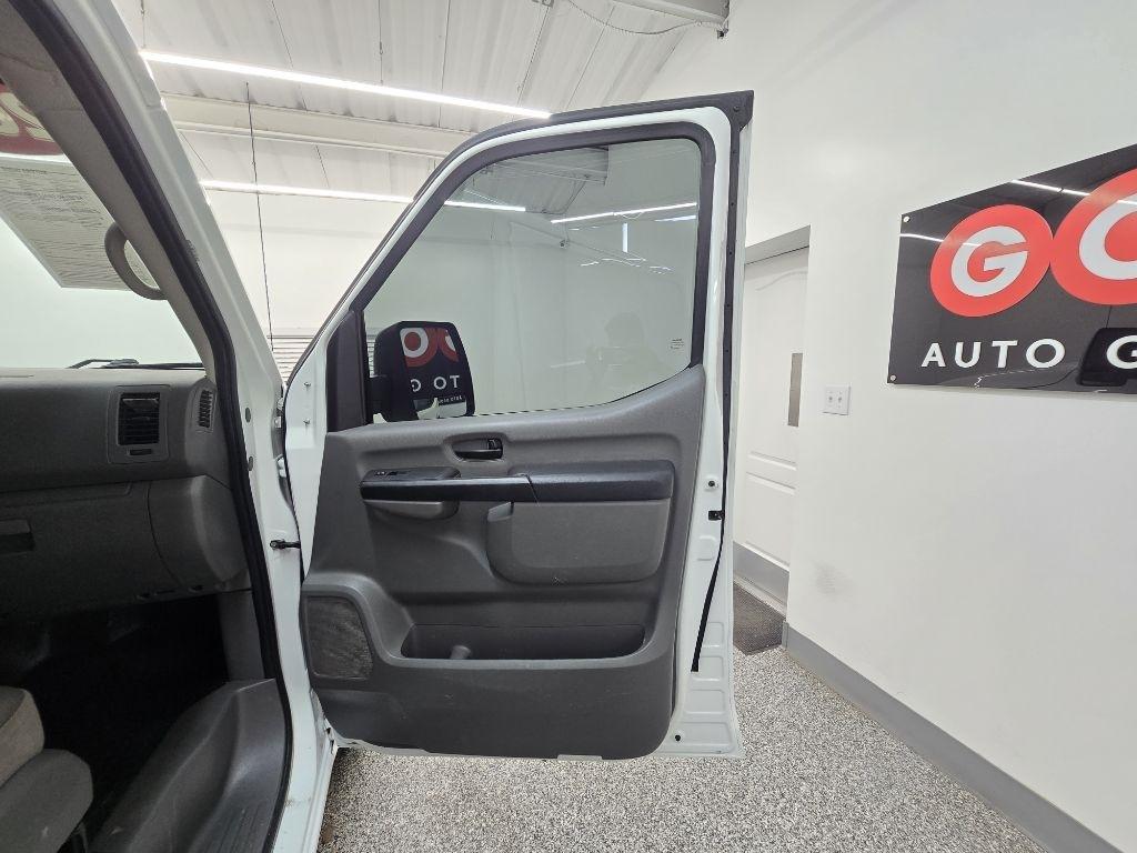 Nissan NV Cargo 3500 HD S High Roof 2019