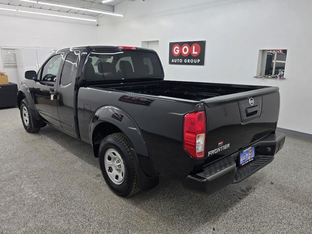 Nissan Frontier S King Cab I4 2017