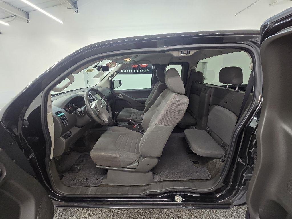 Nissan Frontier S King Cab I4 2017