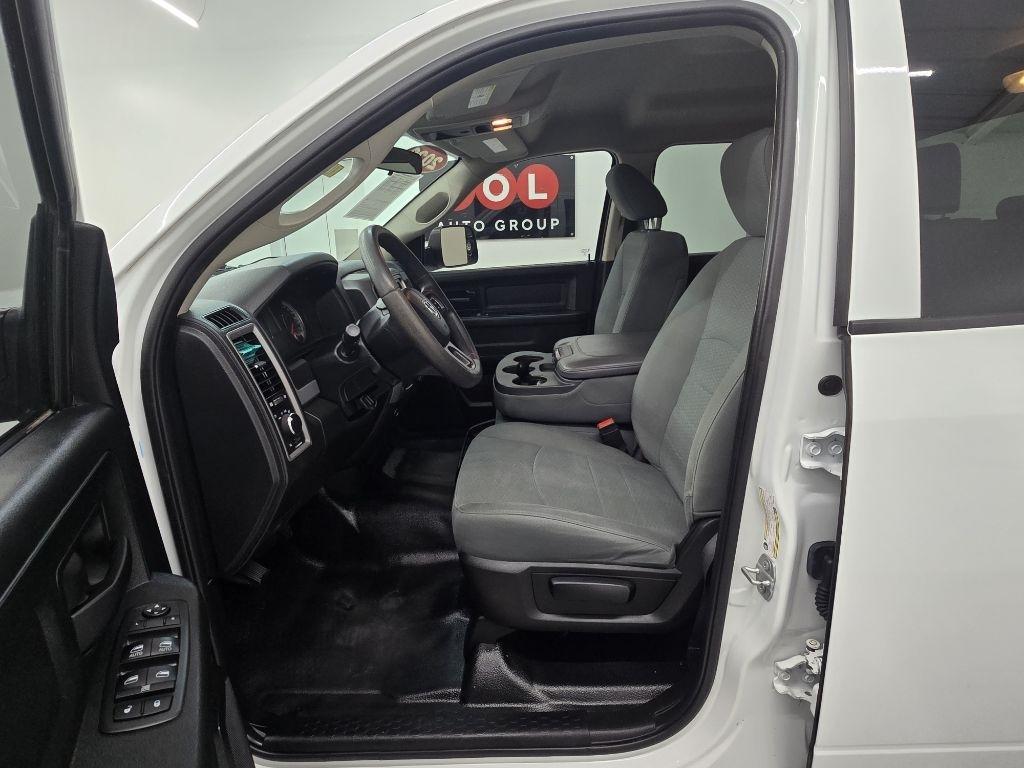 RAM 1500 Classic Tradesman Crew Cab SWB 2WD 2020