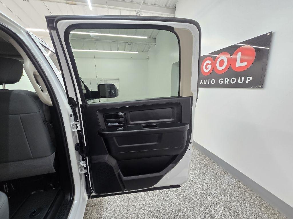 RAM 1500 Classic Tradesman Crew Cab SWB 2WD 2020