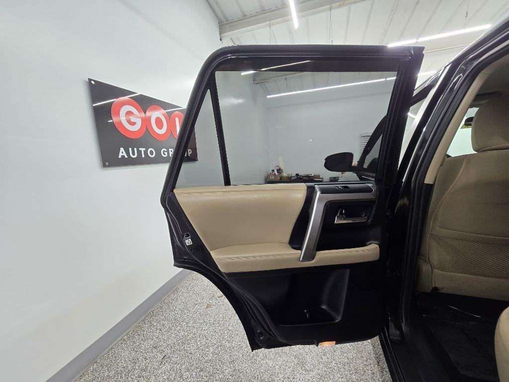 Toyota 4Runner SR5 2WD 2015