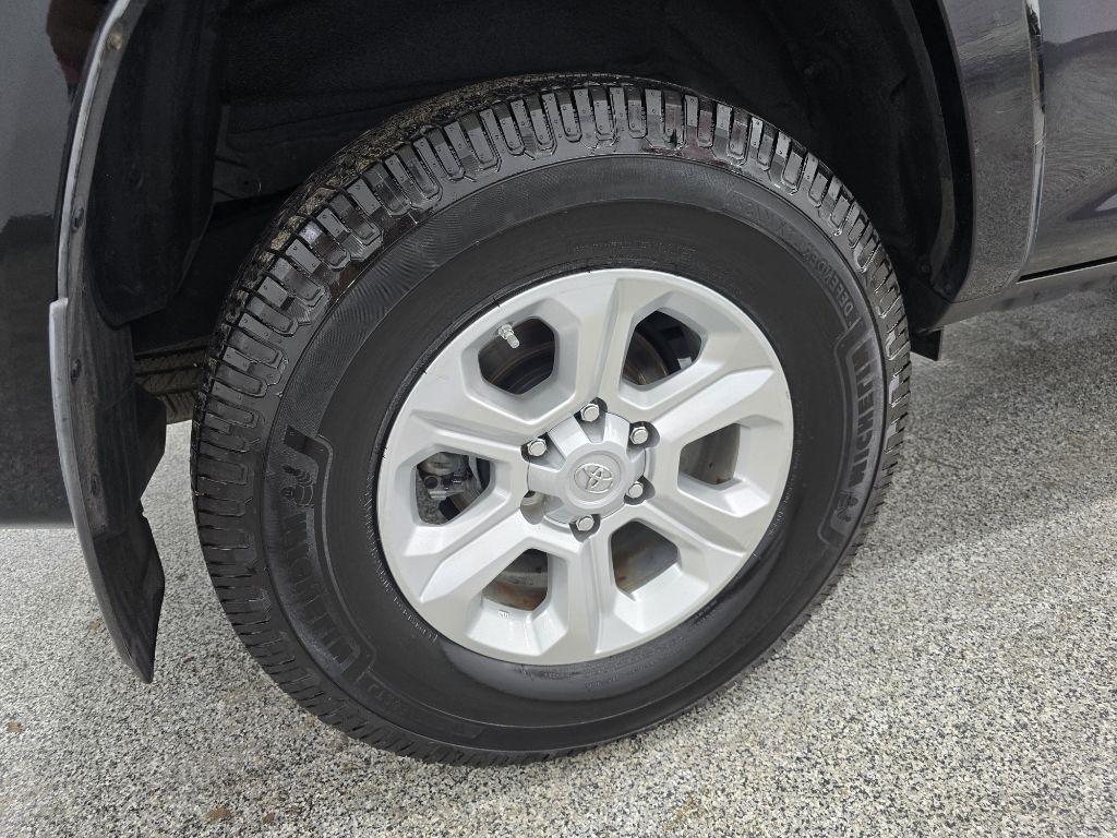 Toyota 4Runner SR5 2WD 2015