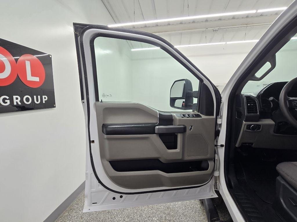 Ford F-250 SD XL Crew Cab 4WD 2022