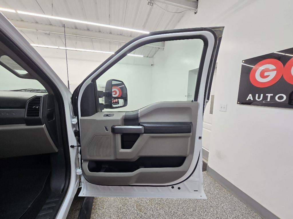 Ford F-250 SD XL Crew Cab 4WD 2022