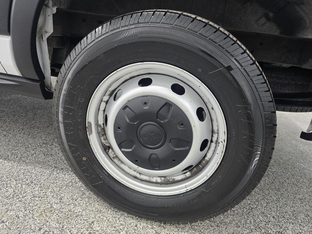 Ford Transit 250 Van Low Roof w/Sliding Pass. 130-in. WB 2019