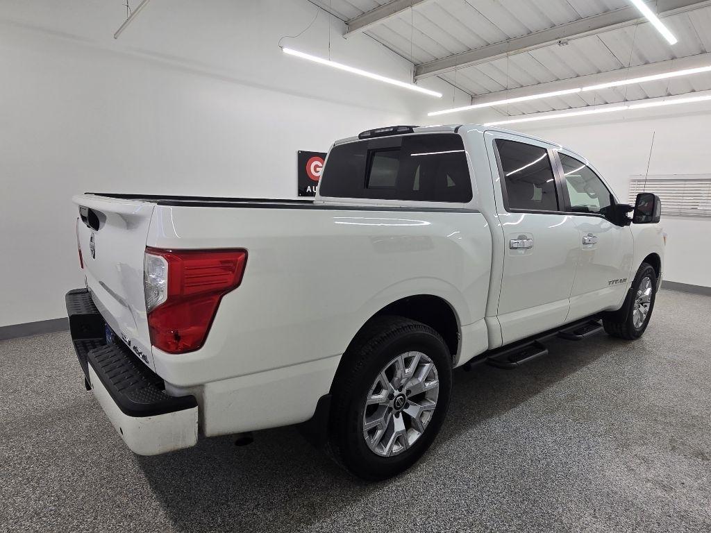 Nissan Titan Platinum Reserve Crew Cab 4WD 2021