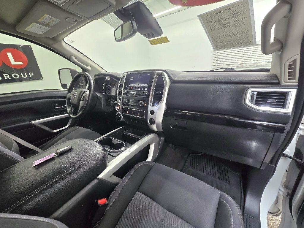 Nissan Titan Platinum Reserve Crew Cab 4WD 2021