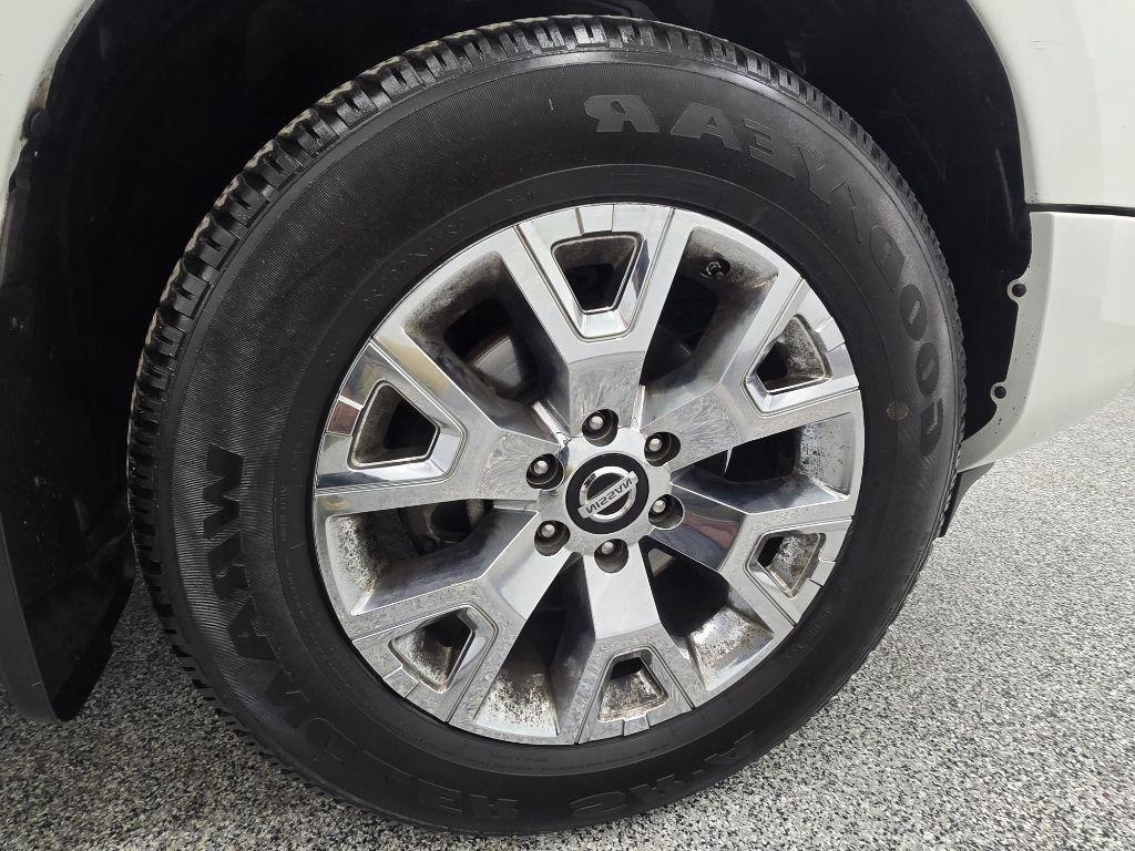 Nissan Titan Platinum Reserve Crew Cab 4WD 2021